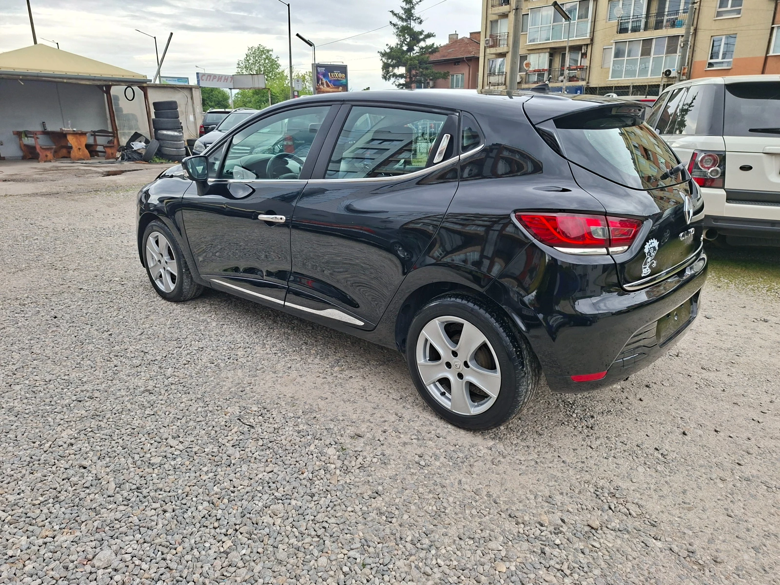 Renault Clio 1.5DCI.NAVI, снимка 8 - Автомобили и джипове - 54544694