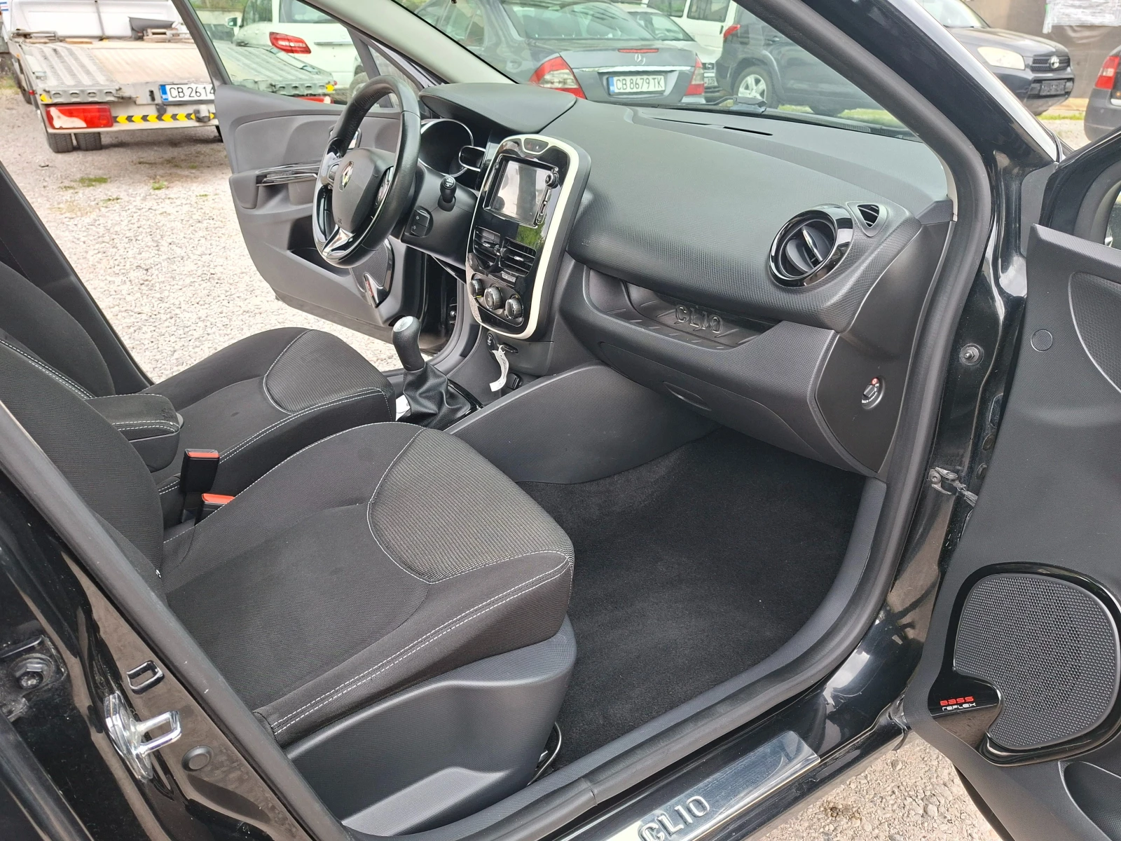 Renault Clio 1.5DCI.NAVI, снимка 10 - Автомобили и джипове - 54544694