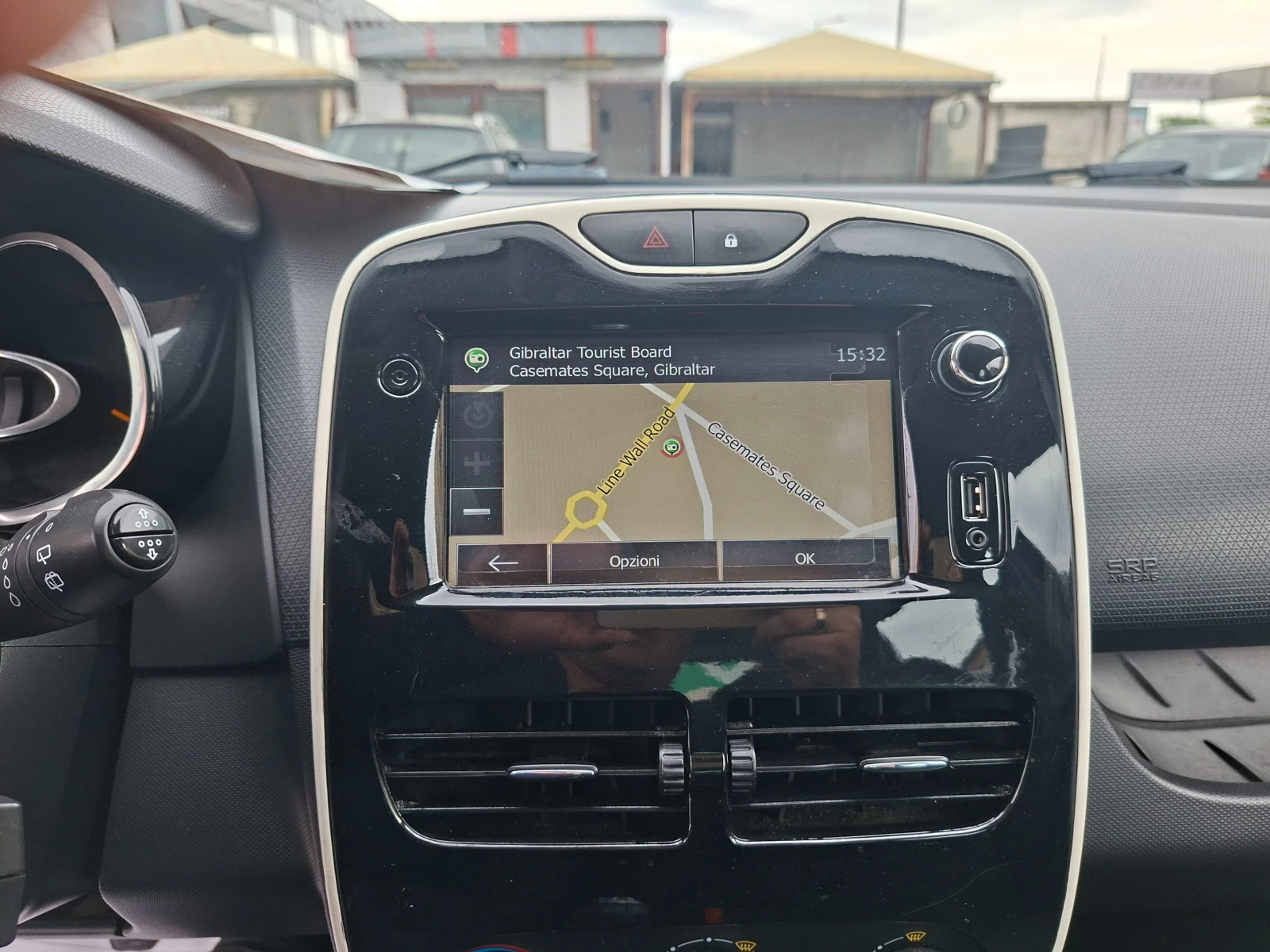 Renault Clio 1.5DCI.NAVI, снимка 12 - Автомобили и джипове - 54544694