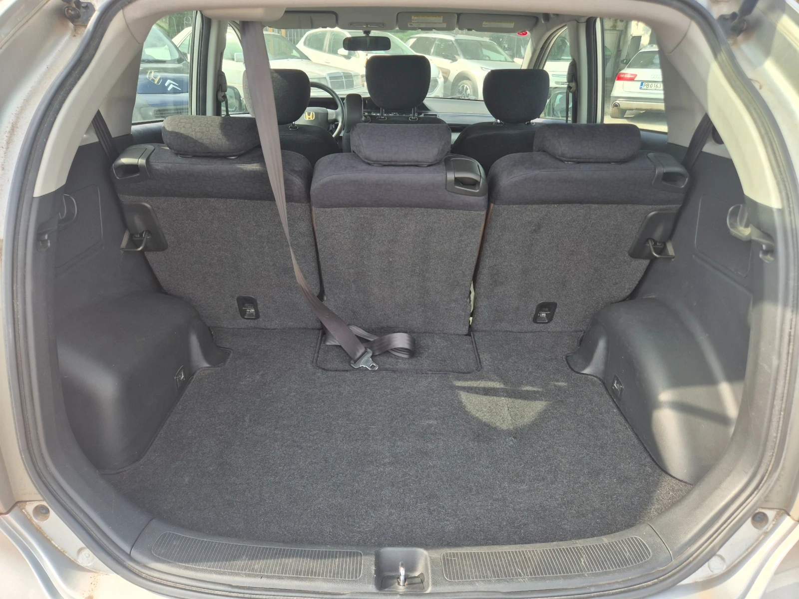 Honda Fr-v 1.7, снимка 8 - Автомобили и джипове - 54877691