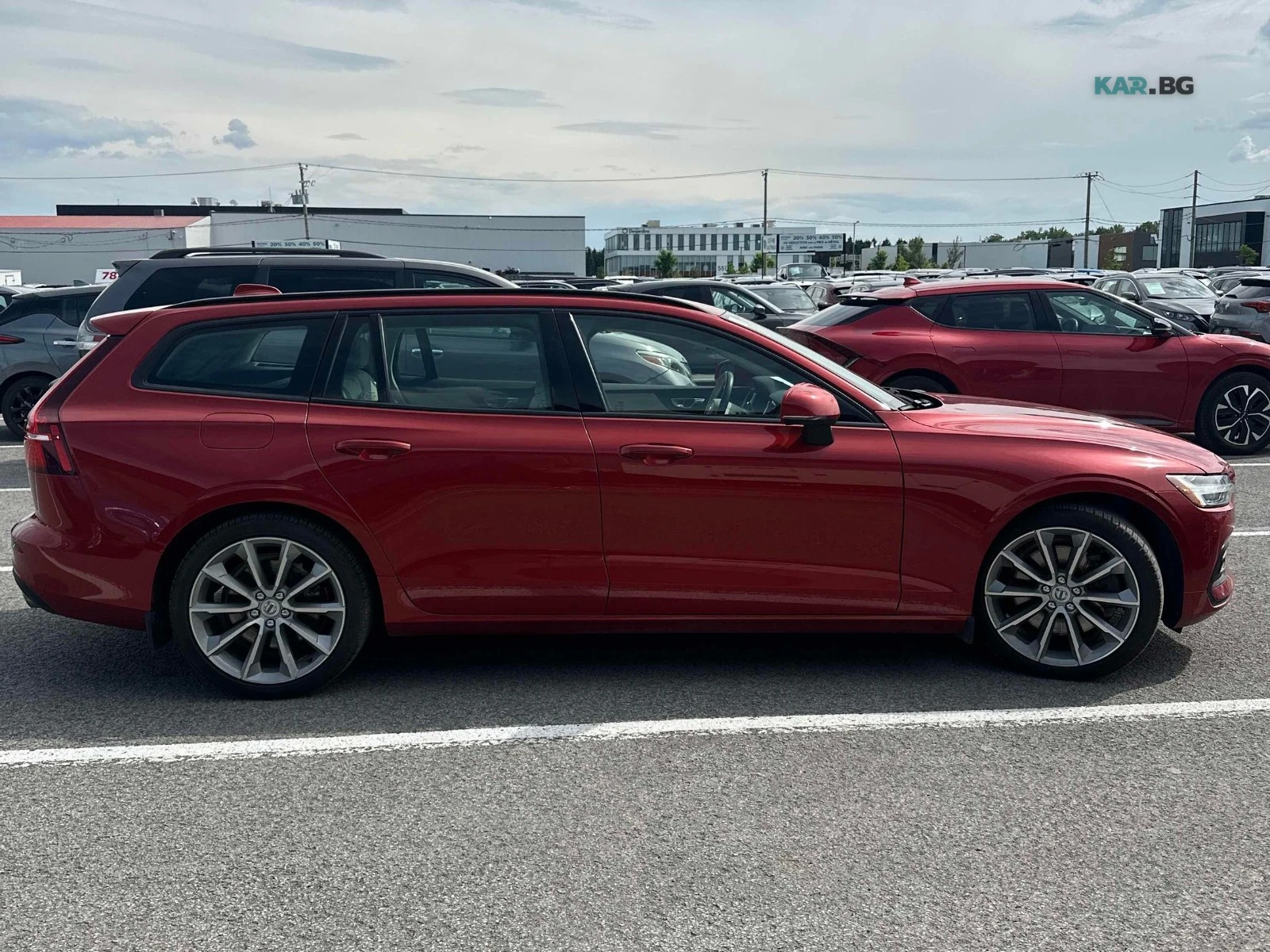 Volvo V60 Momentum Автокредит Цена до България, снимка 2 - Автомобили и джипове - 55062944