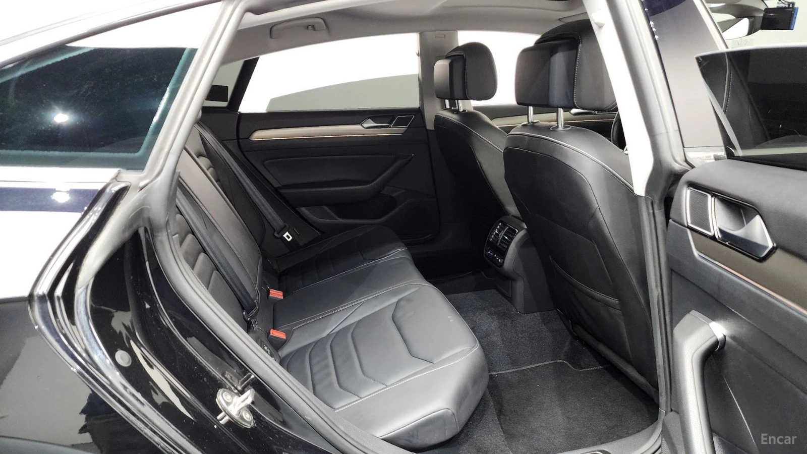 VW Arteon 2.0 TDI PRESTIGE 4MOTION* HUD* 360* МАСАЖИ, снимка 10 - Автомобили и джипове - 55678463