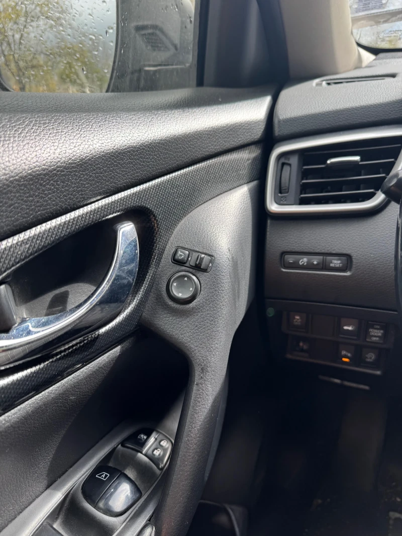 Nissan X-trail, снимка 9 - Автомобили и джипове - 52316341