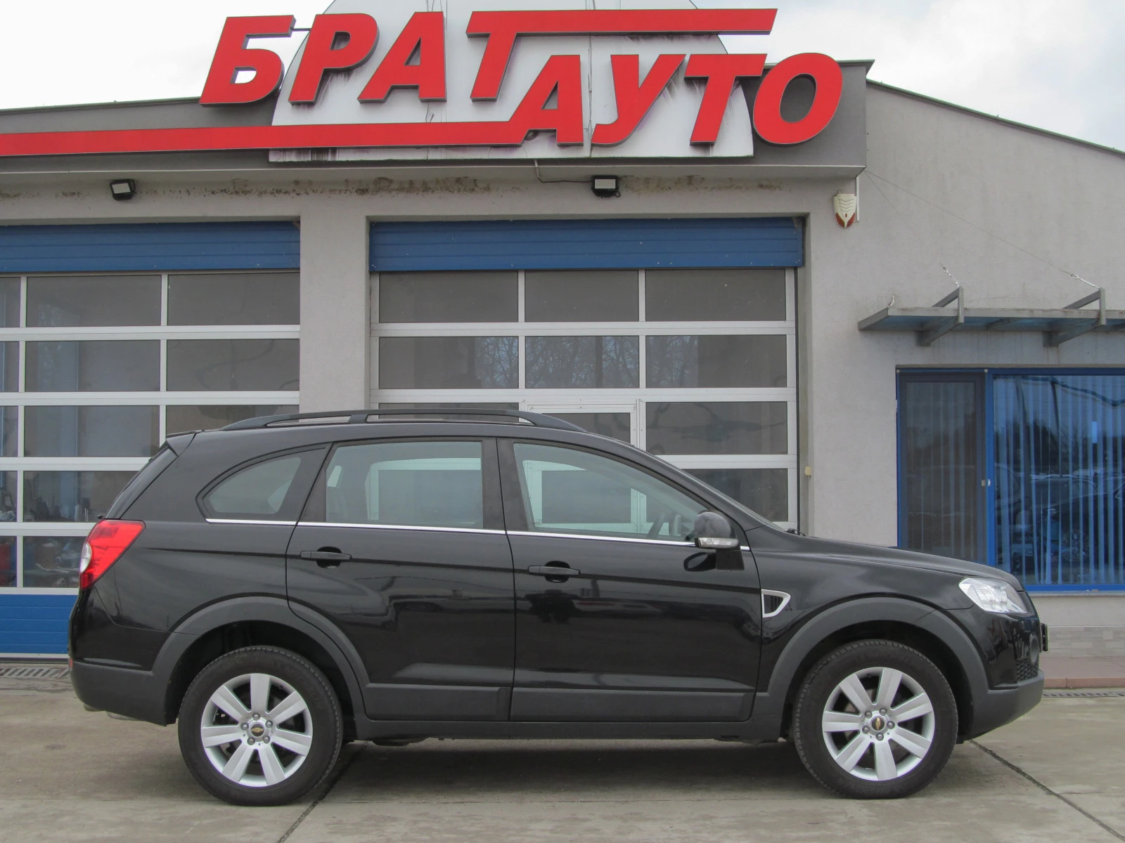 Chevrolet Captiva 3.2БЕНЗИН/4x4/AUTOMATIC/6+ 1 - изображение 6