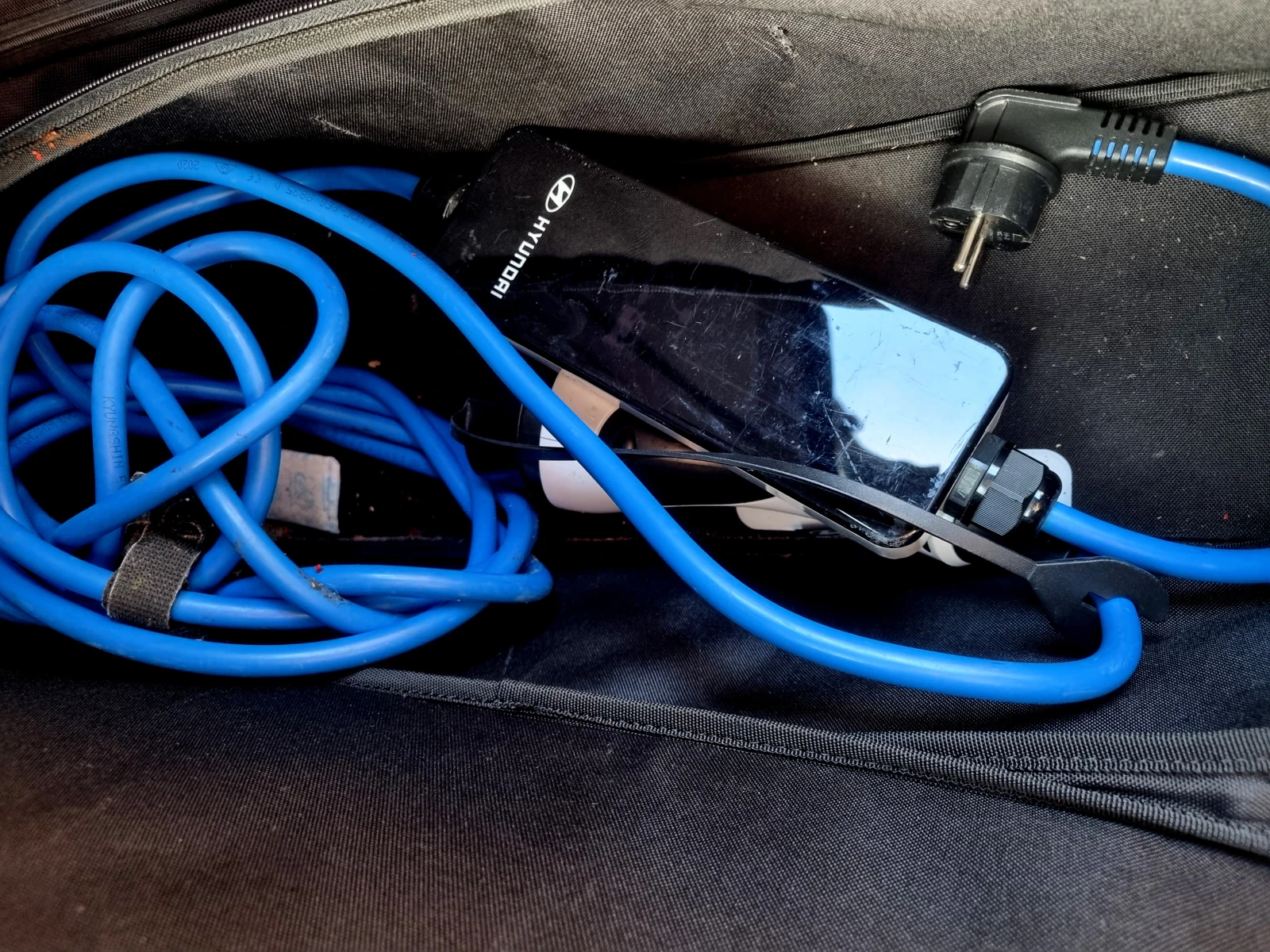 Hyundai Kona ТОП LUX, 64kw / SOH 100% / Термопомпа, снимка 11 - Автомобили и джипове - 53758019