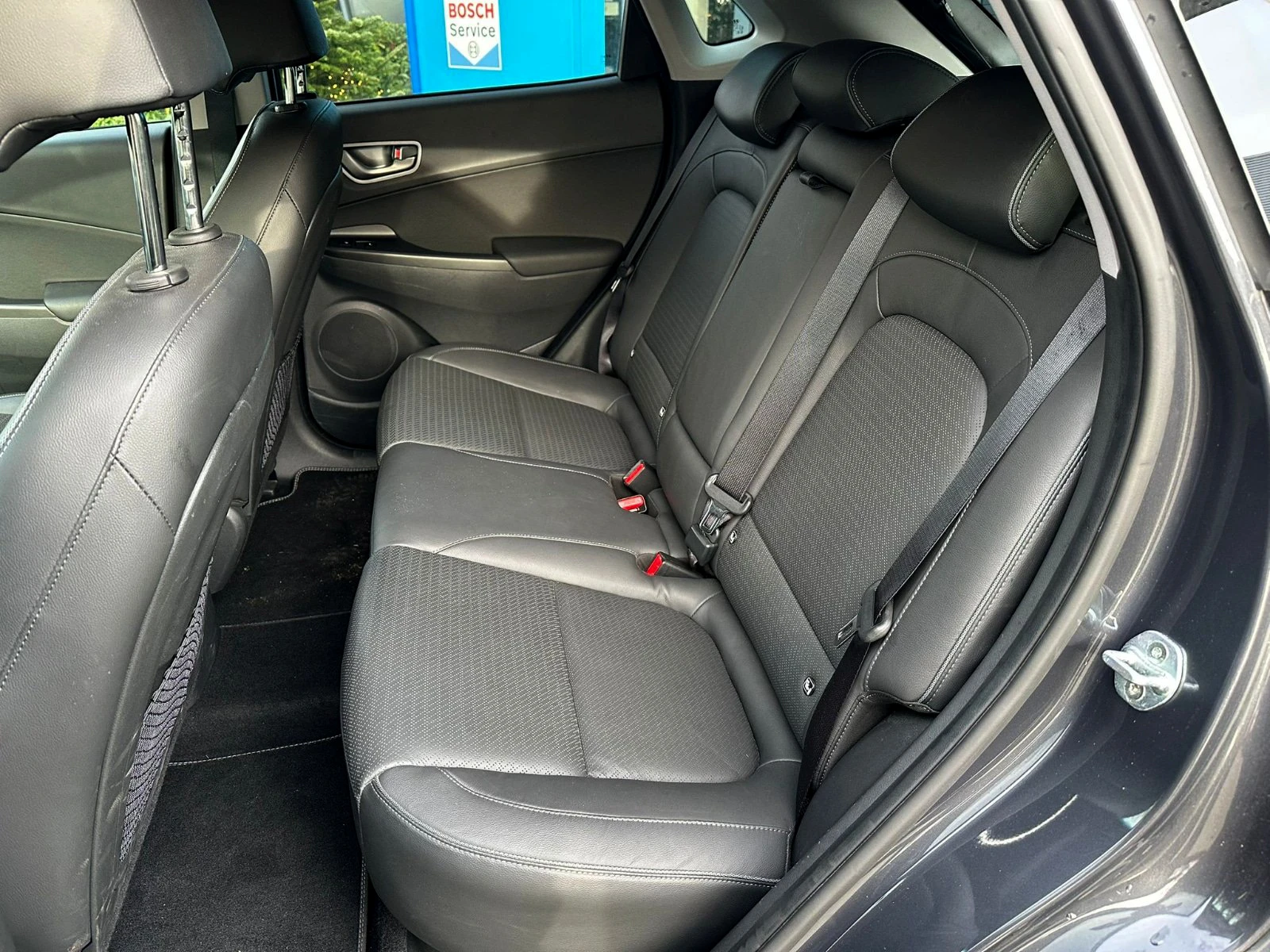 Hyundai Kona ТОП LUX, 64kw / SOH 100% / Термопомпа, снимка 9 - Автомобили и джипове - 53758019