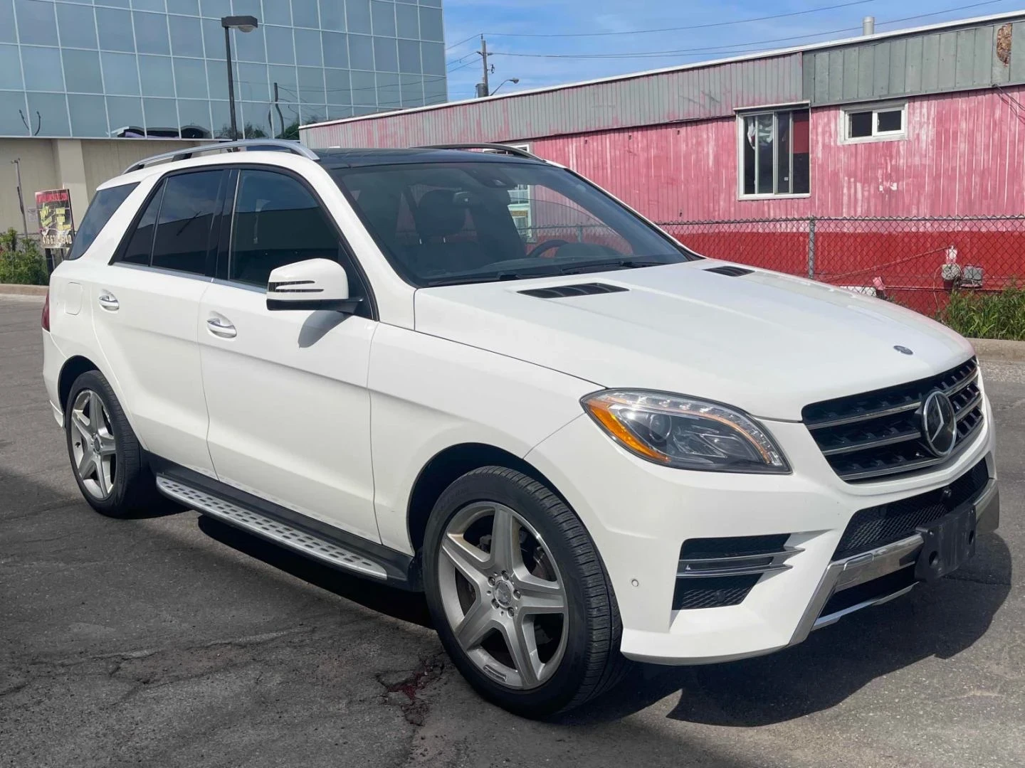Mercedes-Benz ML 350 AMG-pkg| Harman/Kardon| AIRMATIC| 360| Keyless, снимка 3 - Автомобили и джипове - 54699614