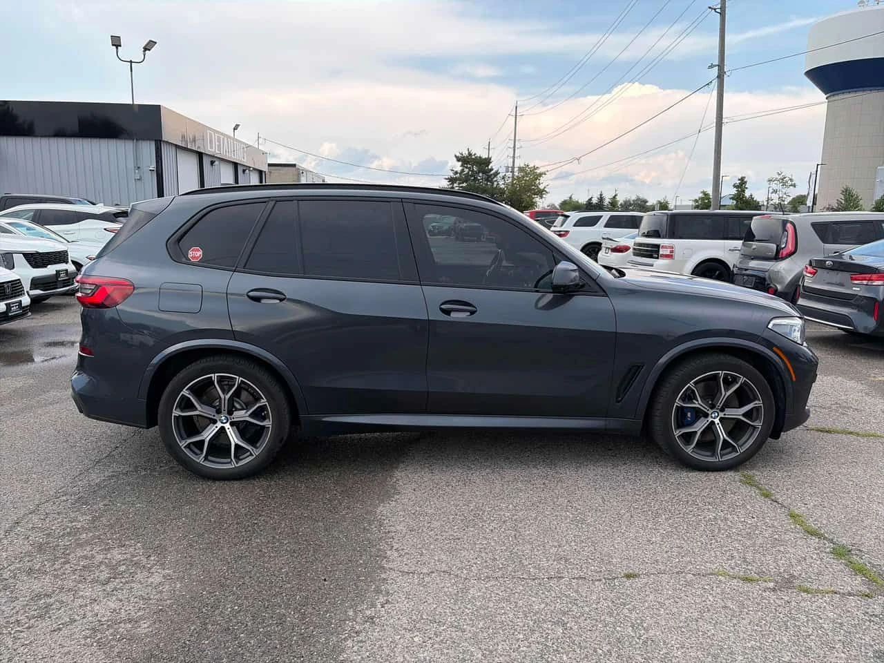 BMW X5 xDrive40i M PKG LASER AIR RIDE  CARFAX, снимка 3 - Автомобили и джипове - 55612629