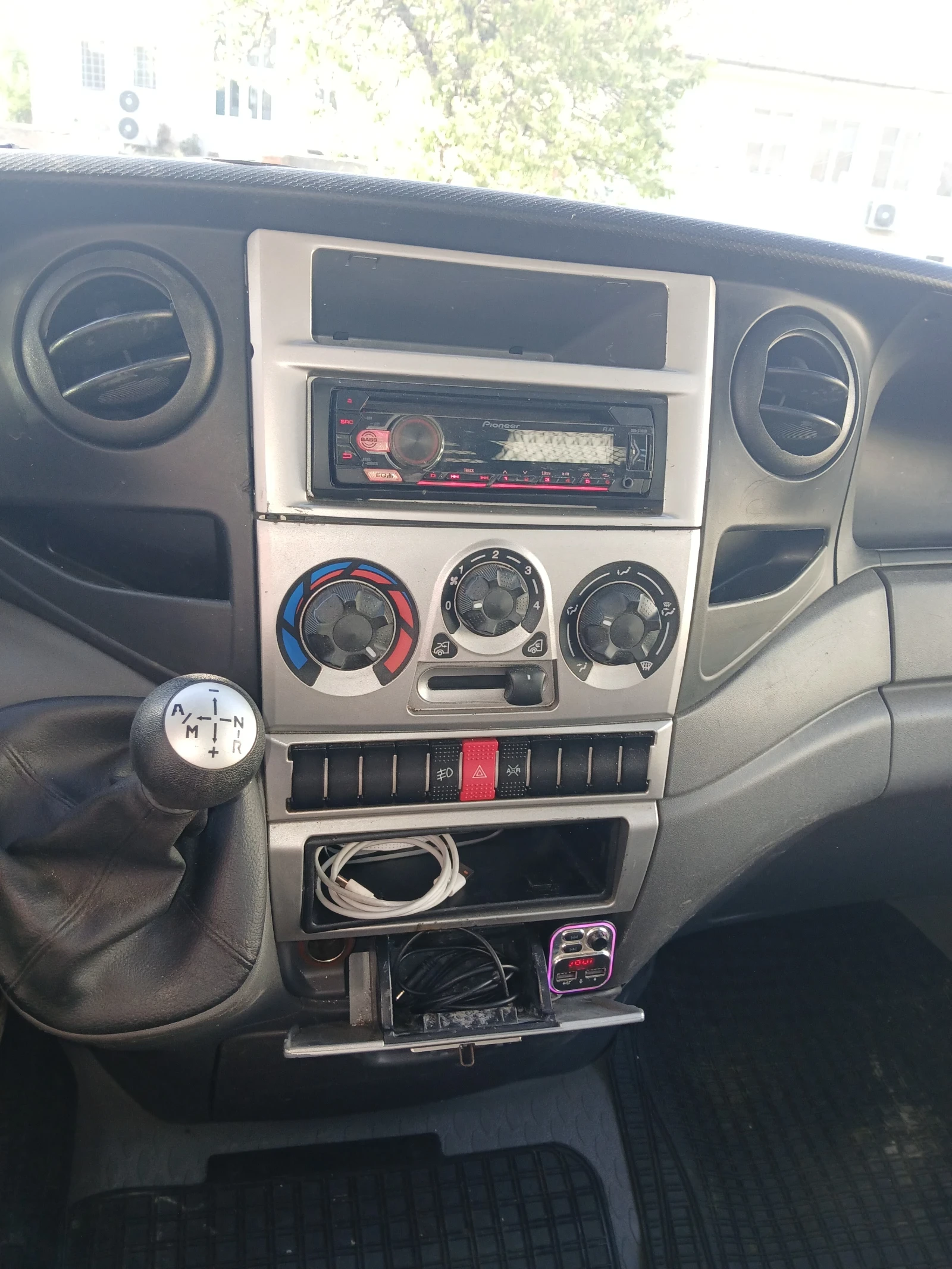 Iveco 35c15 Самосвал, снимка 7 - Бусове и автобуси - 54359201