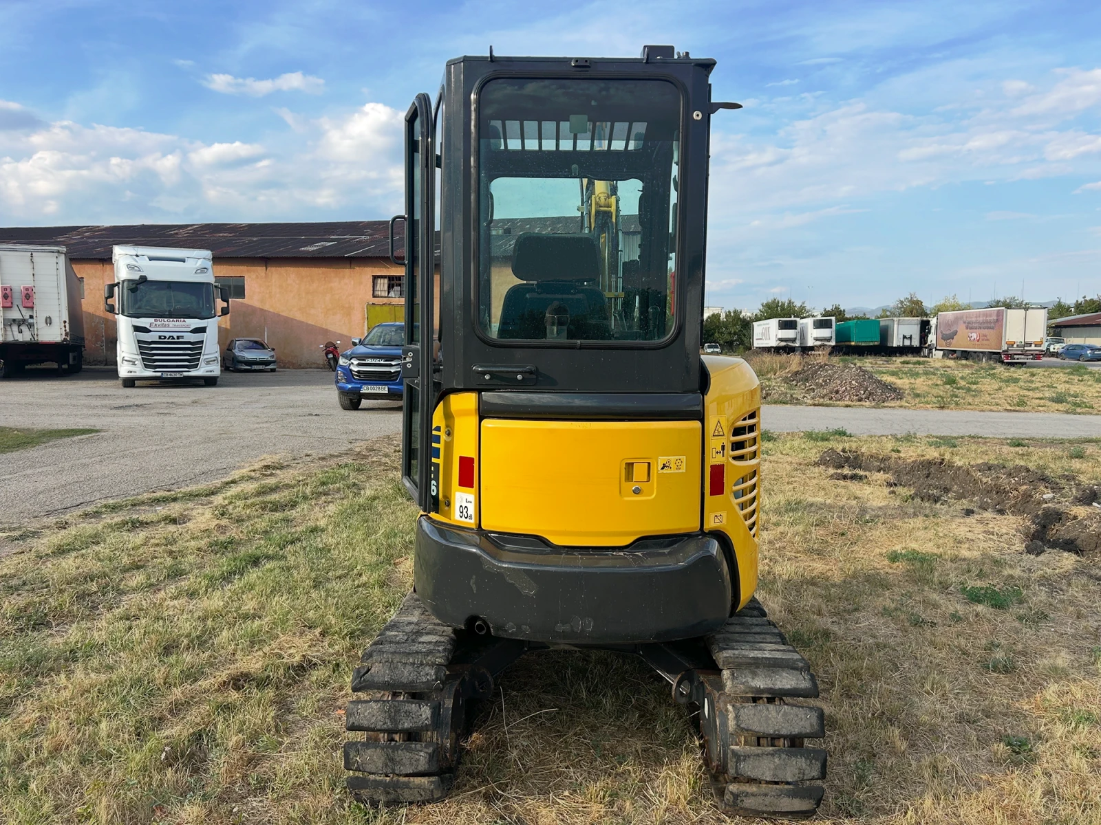 Багер Komatsu PC26MR-3, снимка 3 - Индустриална техника - 56462519