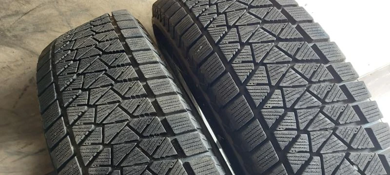 Гуми Зимни 205/80R16, снимка 2 - Гуми и джанти - 30918234