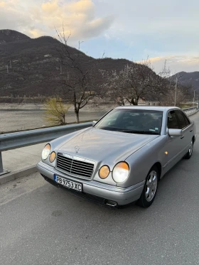 Mercedes-Benz E 200  - изображение 1