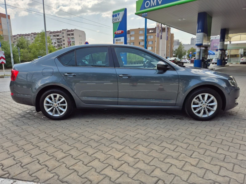 Skoda Octavia 2.0tdi, снимка 4 - Автомобили и джипове - 47043191