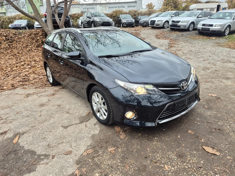 Toyota Auris 1.4D-4D FULL NAVI KEYLESS CAMERA КОЖА, снимка 3 - Автомобили и джипове - 52308329