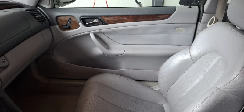 Mercedes-Benz CLK 3.2  автоматик, снимка 8 - Автомобили и джипове - 53486196