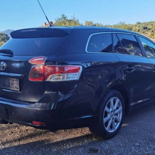 Toyota Avensis 2.2 d4d 150kc - изображение 4