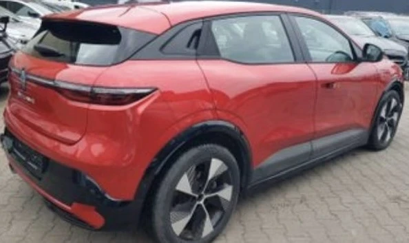 Renault Megane E-Tech, снимка 4 - Автомобили и джипове - 52595015