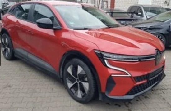 Renault Megane E-Tech, снимка 5 - Автомобили и джипове - 52595015