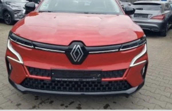 Renault Megane E-Tech, снимка 7 - Автомобили и джипове - 52595015