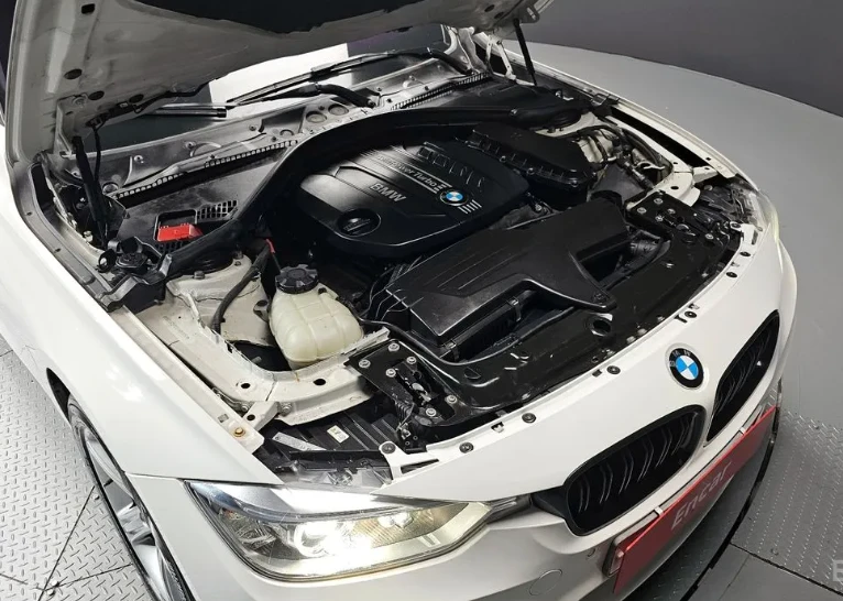 BMW 320 d * M-Package* * HeadUp* AвтоКредит* (ЦЕНА ДО БГ) - изображение 3