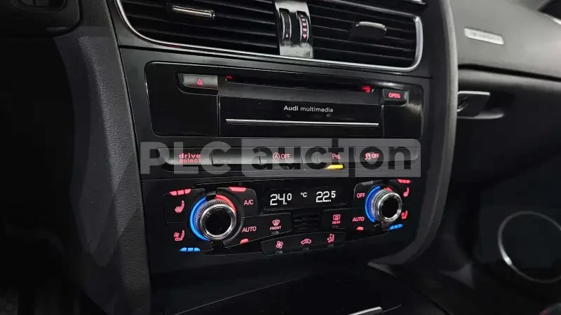 Audi A5 2.0TDI* Quattro* ОБДУХВАНЕ* КАМЕРА* ПАМЕТ, снимка 13 - Автомобили и джипове - 54223938