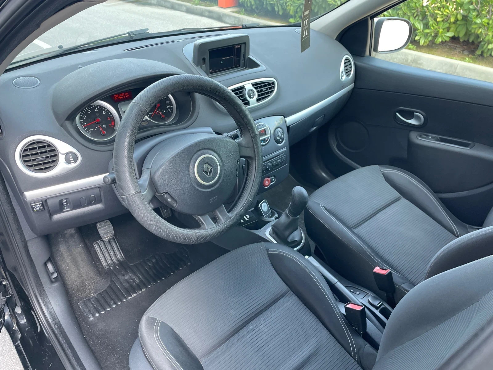 Renault Clio 1.2 ГАЗ - изображение 10