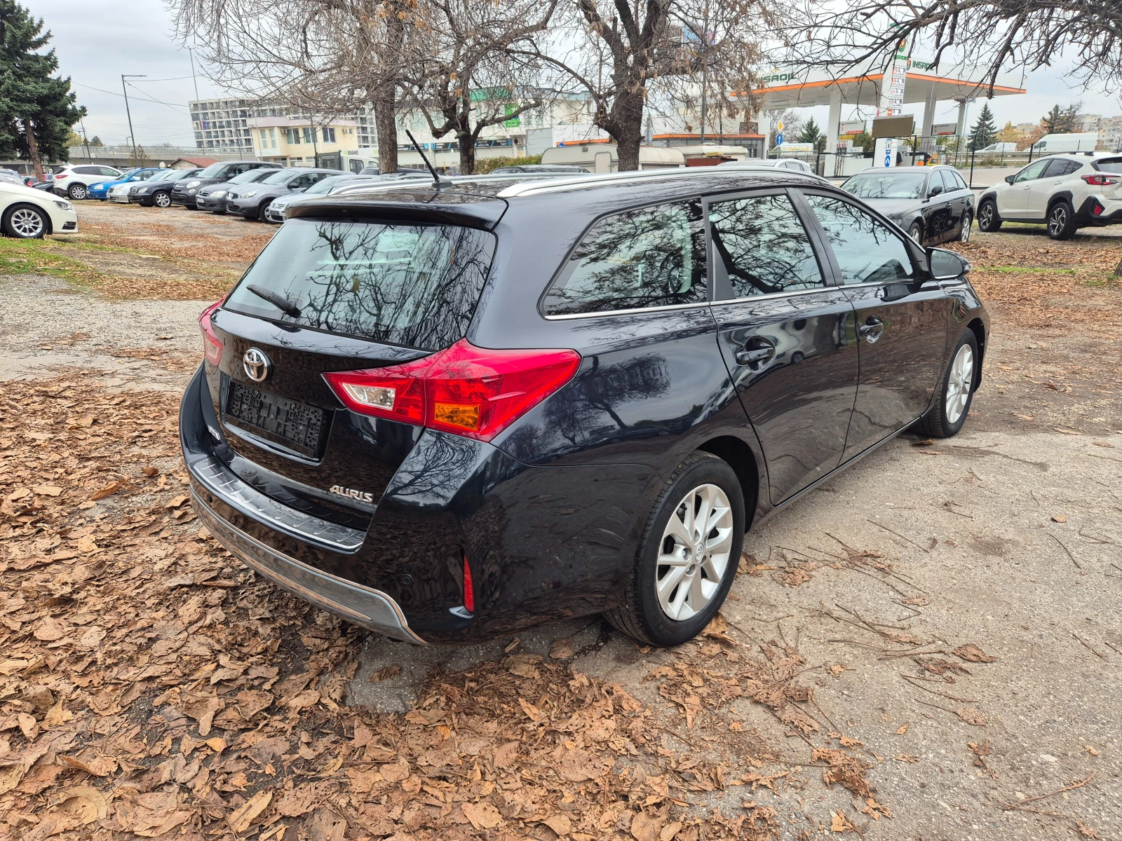 Toyota Auris 1.4D-4D FULL NAVI KEYLESS CAMERA КОЖА - изображение 5