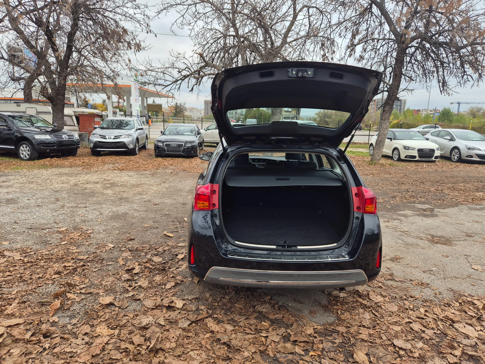 Toyota Auris 1.4D-4D FULL NAVI KEYLESS CAMERA  | Mobile.bg   14