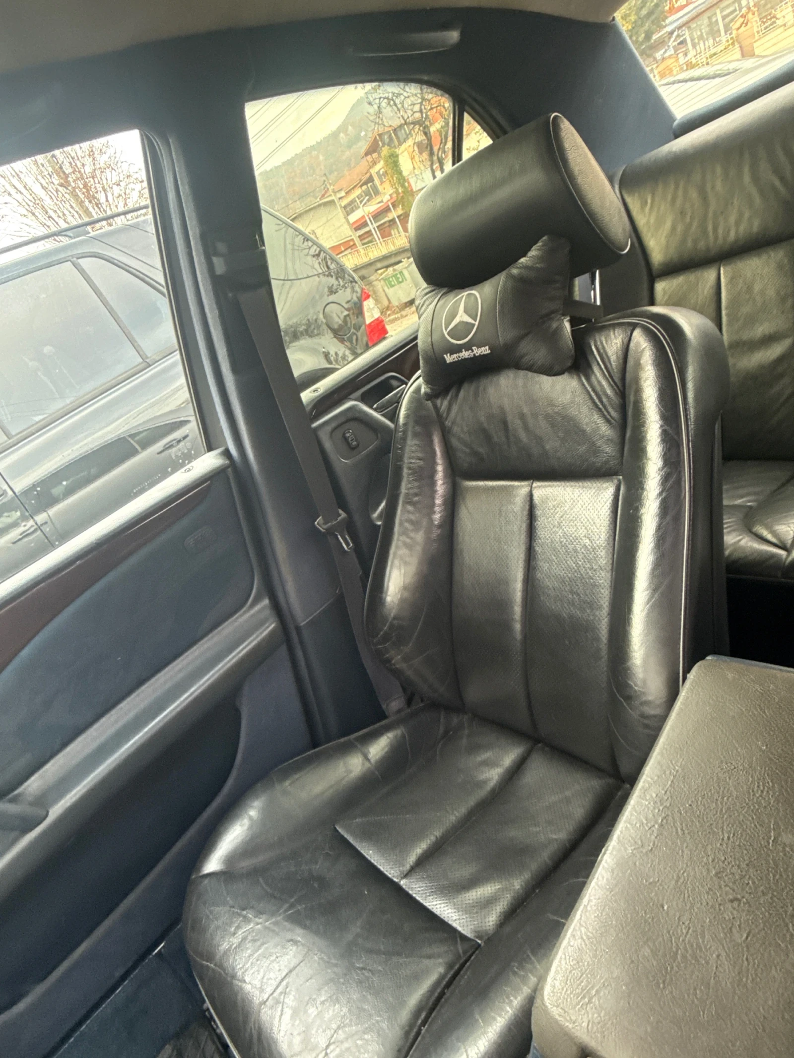 Mercedes-Benz E 200  - изображение 9