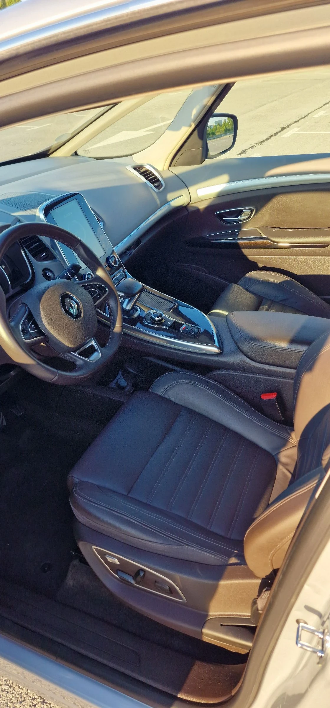 Renault Grand scenic 1.5 dci Initiale, снимка 6 - Автомобили и джипове - 53739320