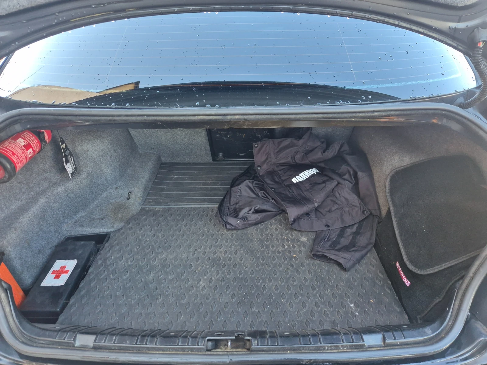 BMW 330, снимка 11 - Автомобили и джипове - 53816758