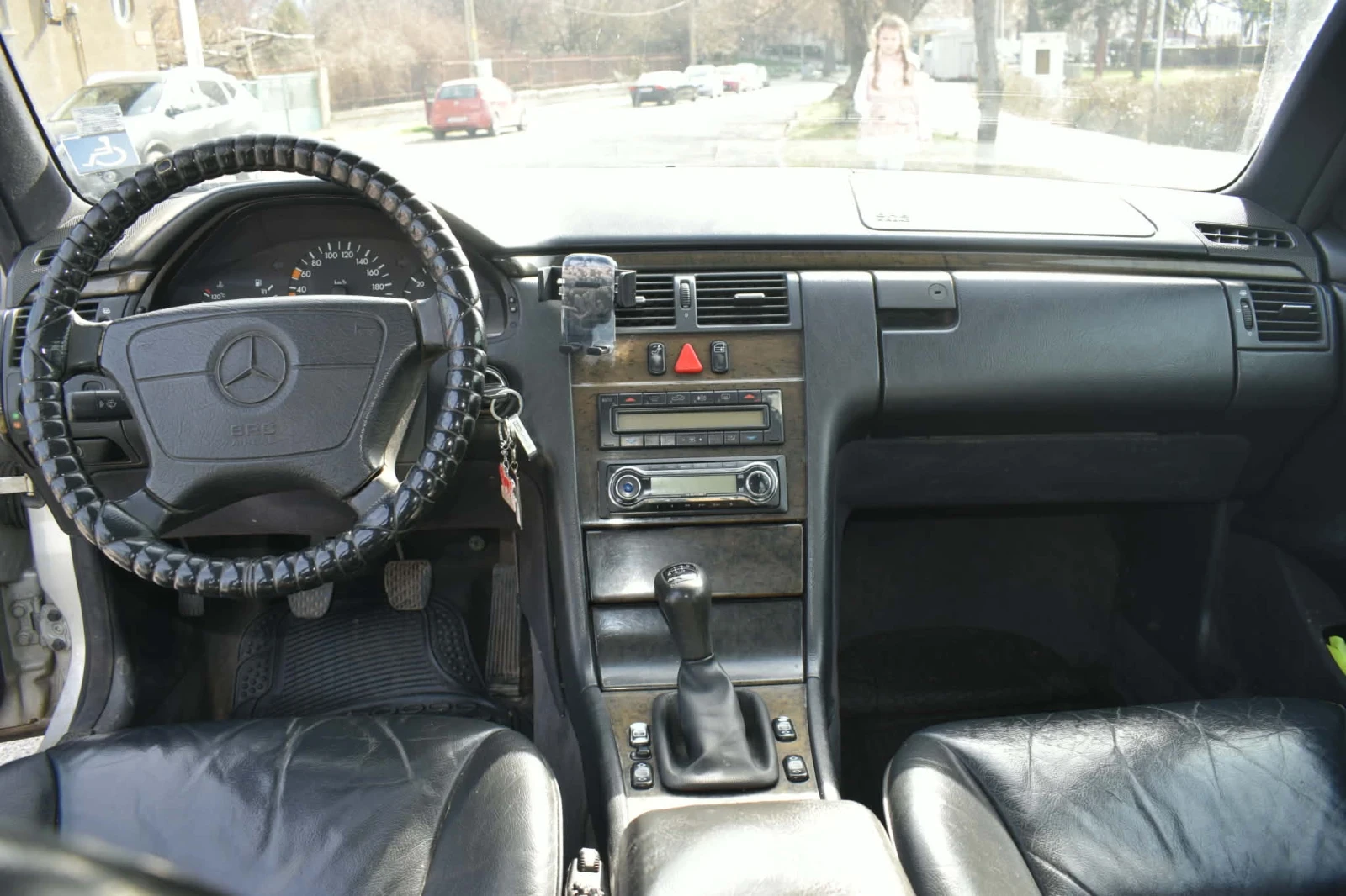 Mercedes-Benz E 250, снимка 6 - Автомобили и джипове - 53816564
