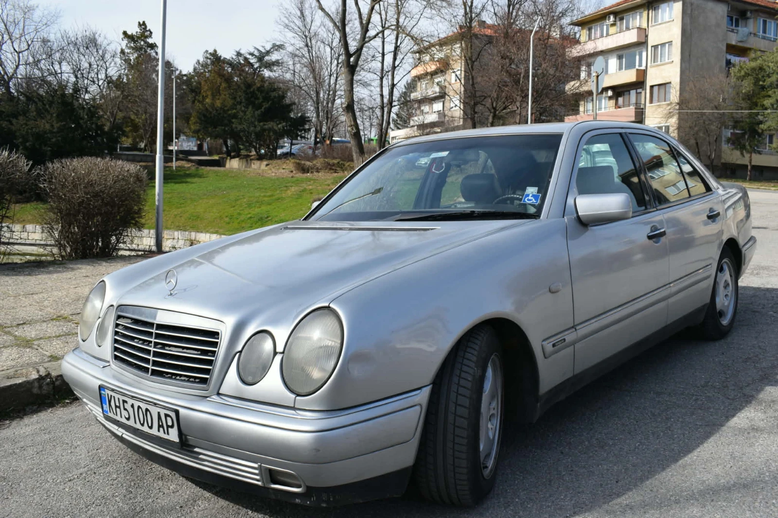 Mercedes-Benz E 250, снимка 3 - Автомобили и джипове - 53816564