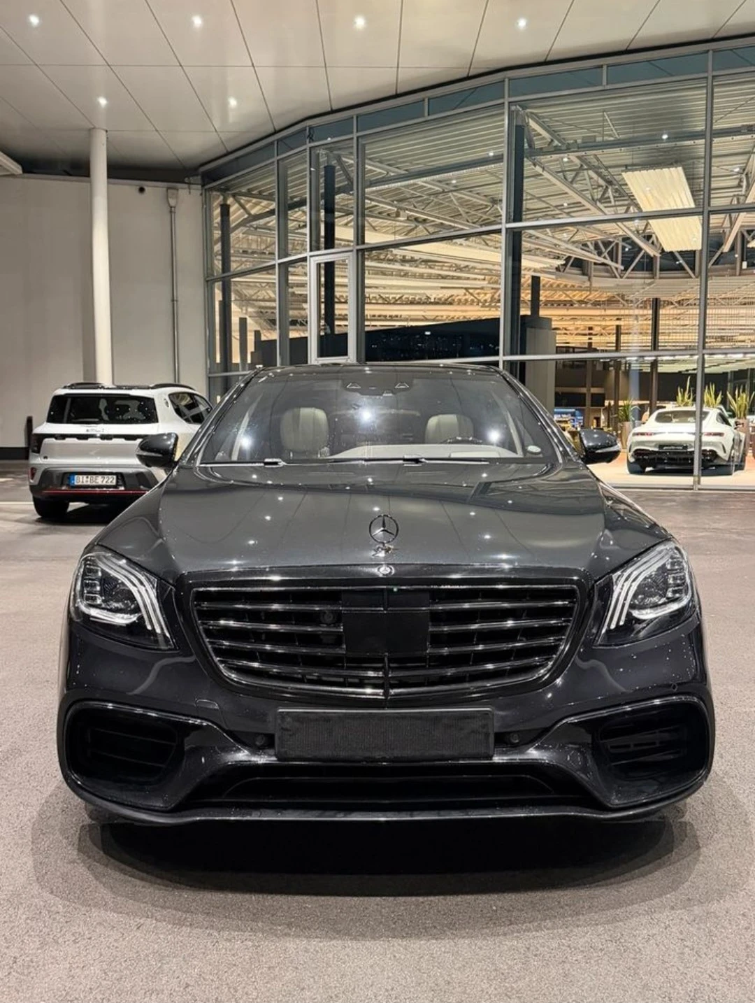 Mercedes-Benz S 350 6.3 AMG OPTIC/PANO /BURMESTER/3D/DISTR/3xTV/MASAGE, снимка 3 - Автомобили и джипове - 54021113