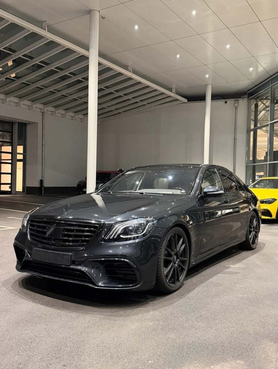 Mercedes-Benz S 350 6.3 AMG OPTIC/PANO /BURMESTER/3D/DISTR/3xTV/MASAGE, снимка 4 - Автомобили и джипове - 54021113
