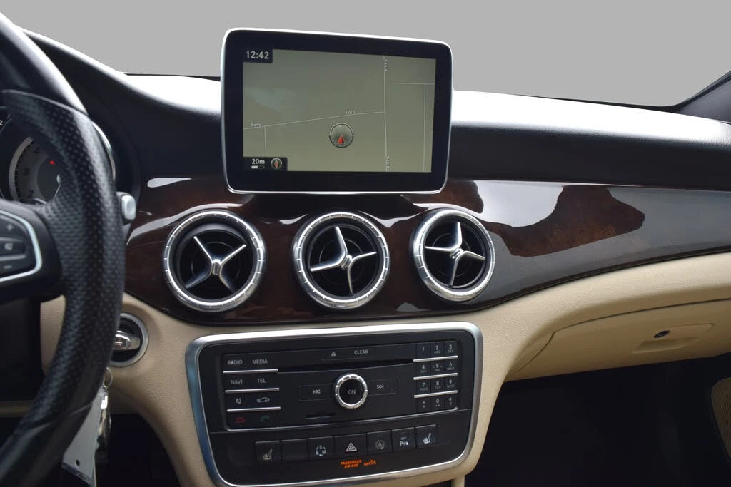 Mercedes-Benz CLA 250 4MATIC* АвтоКредит* (ЦЕНА ДО БГ), снимка 13 - Автомобили и джипове - 54055728