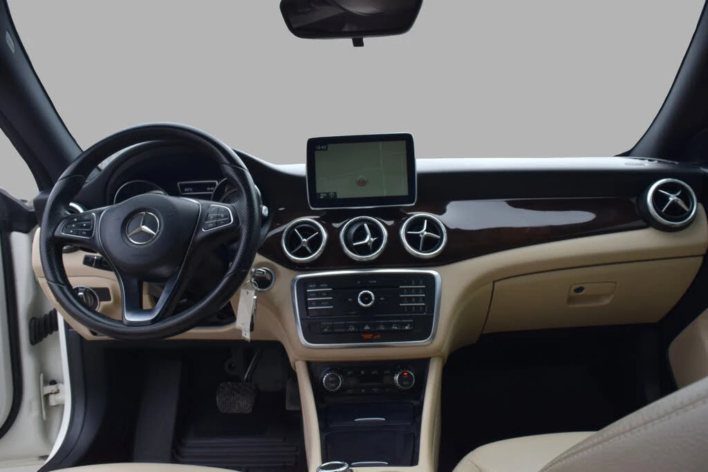 Mercedes-Benz CLA 250 4MATIC* АвтоКредит* (ЦЕНА ДО БГ), снимка 11 - Автомобили и джипове - 54055728