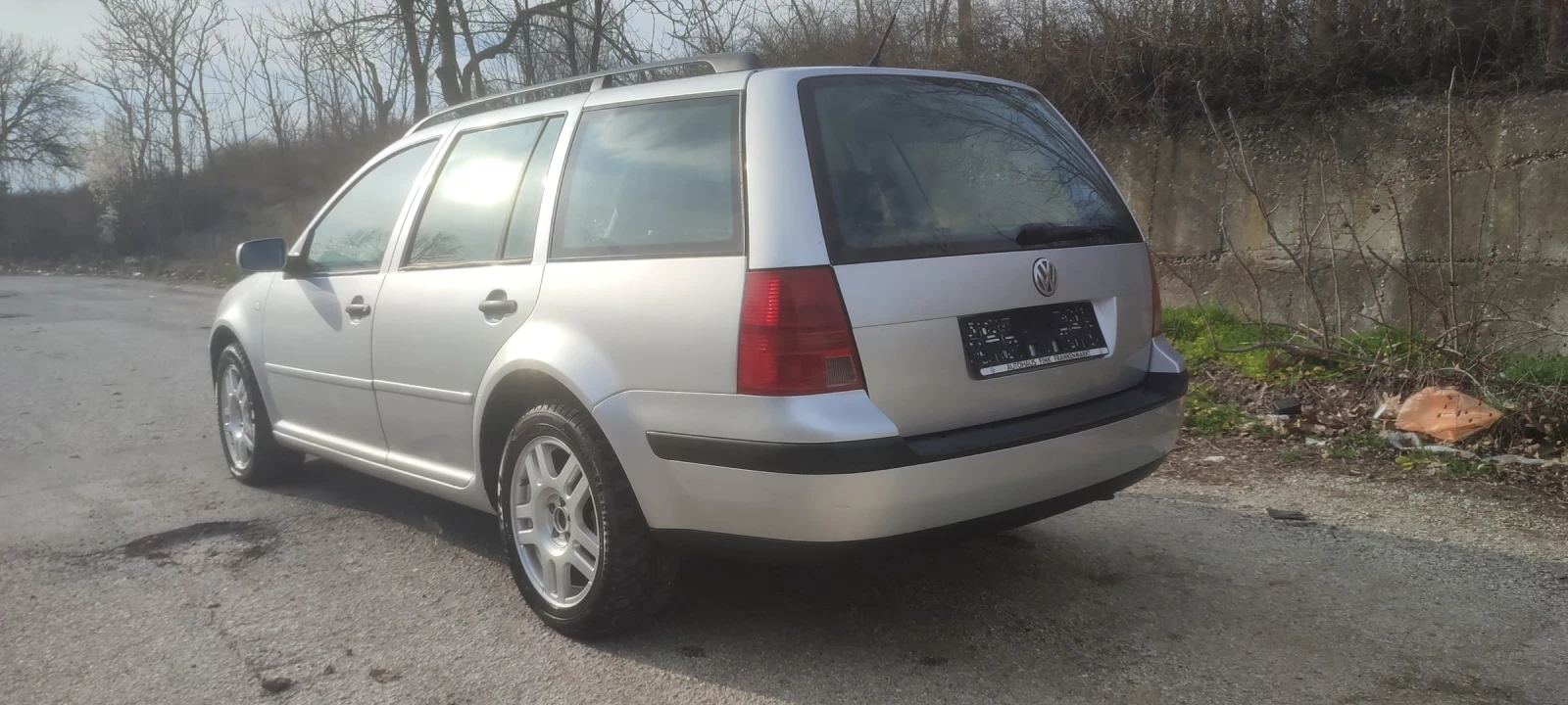 VW Golf Variant 1.9 TDI, снимка 6 - Автомобили и джипове - 54349459