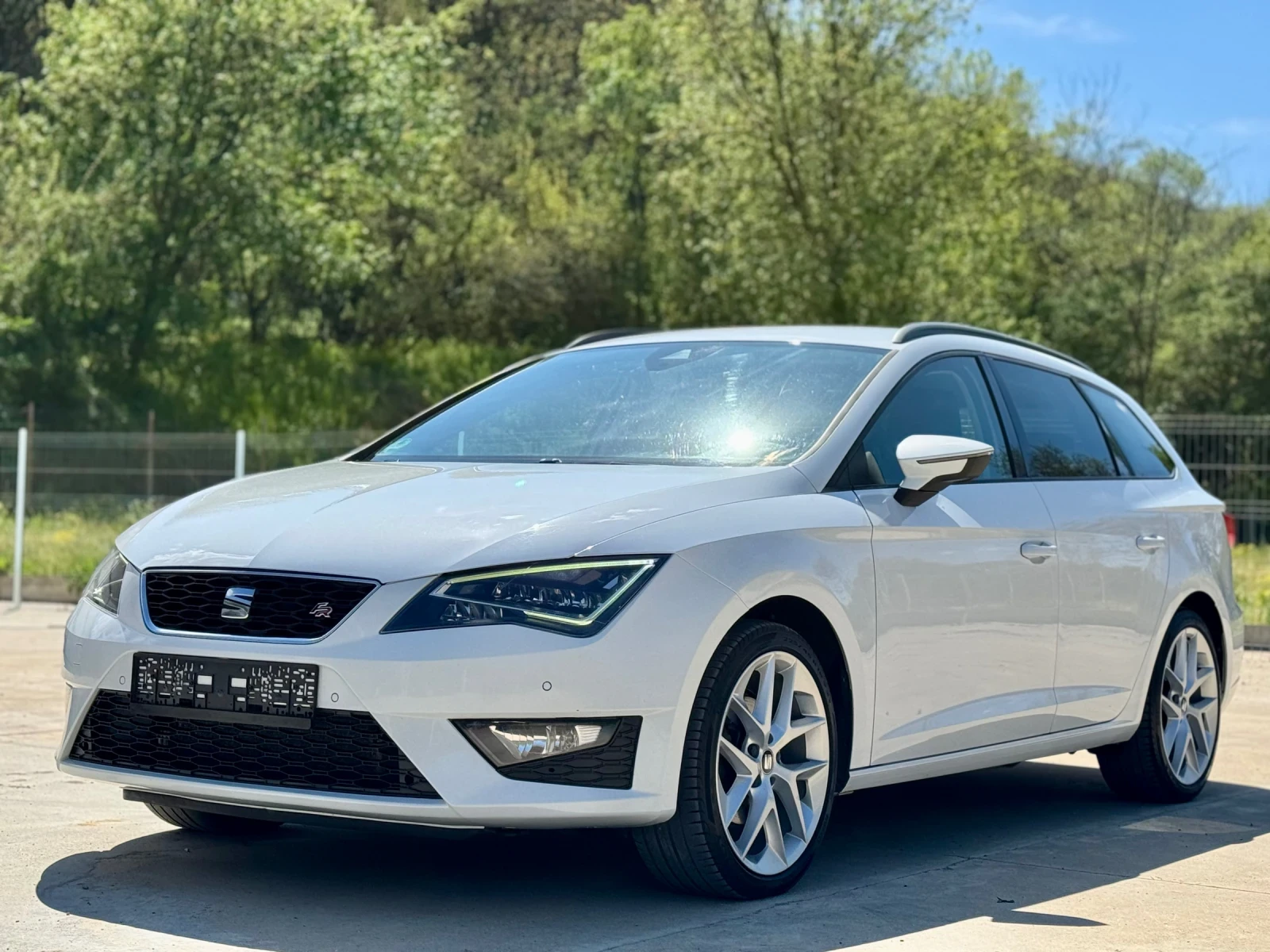 Seat Leon * MATRIX* FR* 150ks* LED* NAVI* , снимка 3 - Автомобили и джипове - 54294418