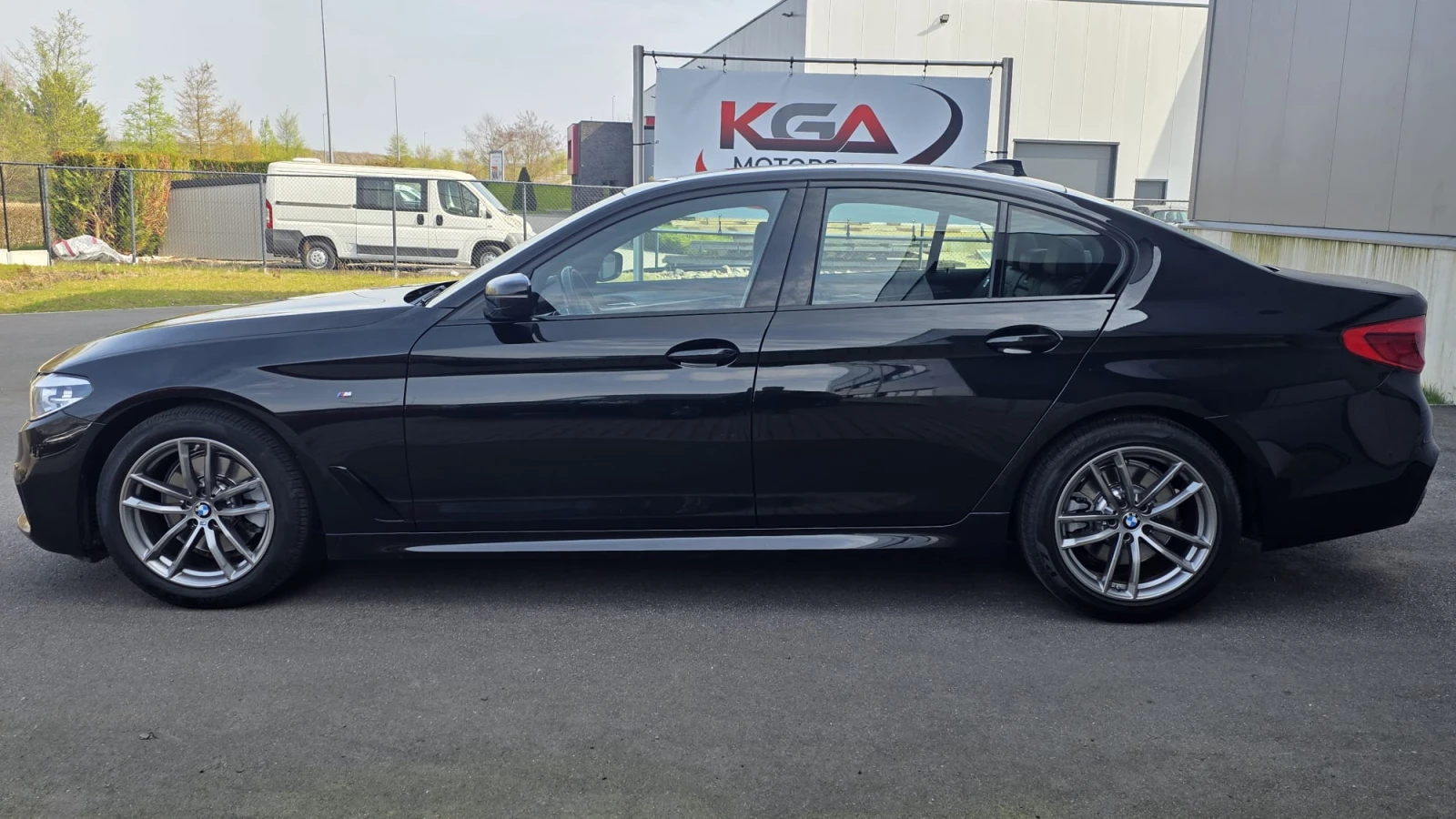 BMW 520 520 M-Pack, снимка 3 - Автомобили и джипове - 54333715