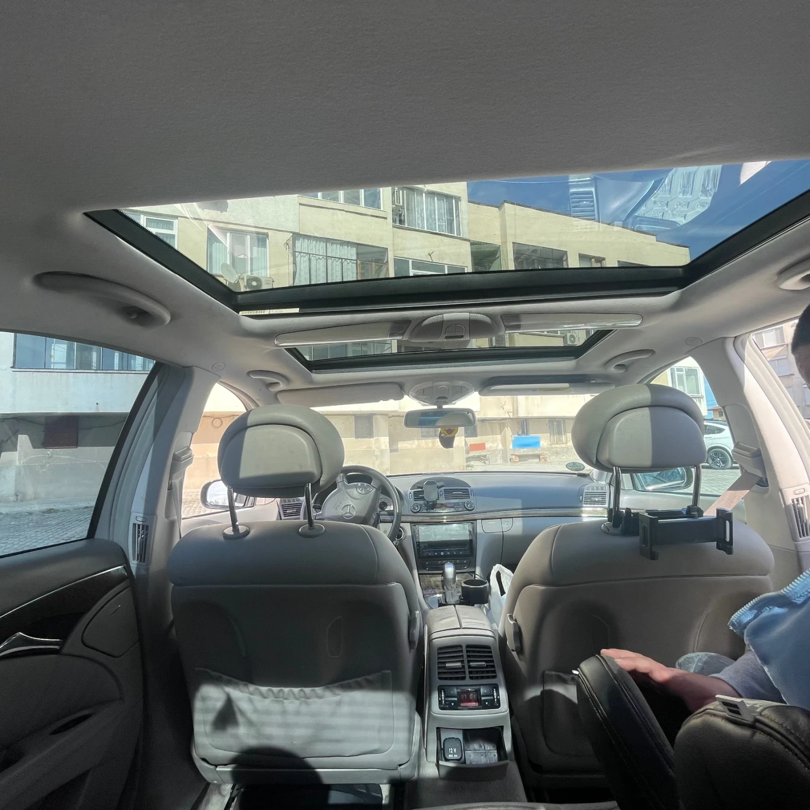 Mercedes-Benz E 320 4-Matic, снимка 3 - Автомобили и джипове - 54487011