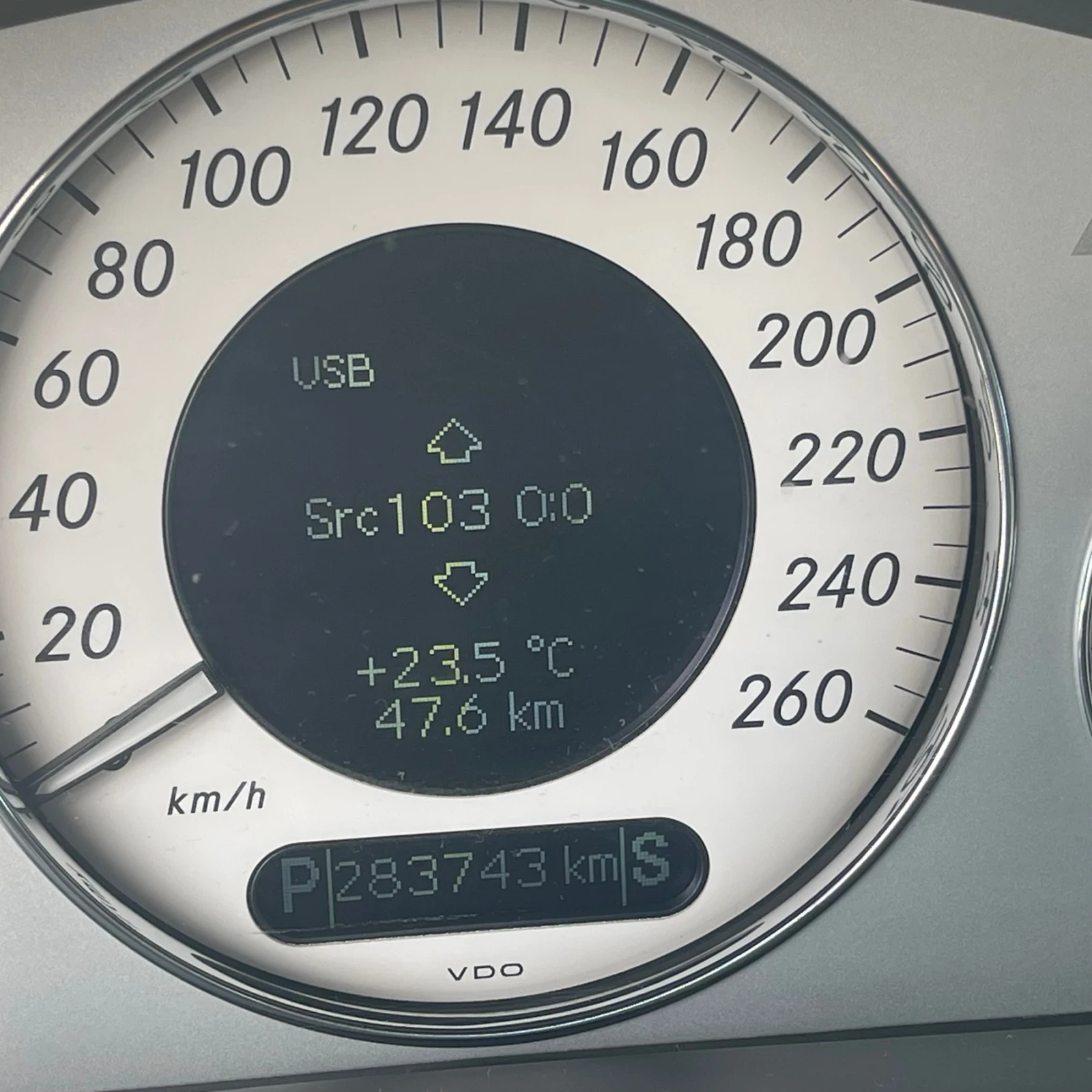 Mercedes-Benz E 320 4-Matic, снимка 8 - Автомобили и джипове - 54487011