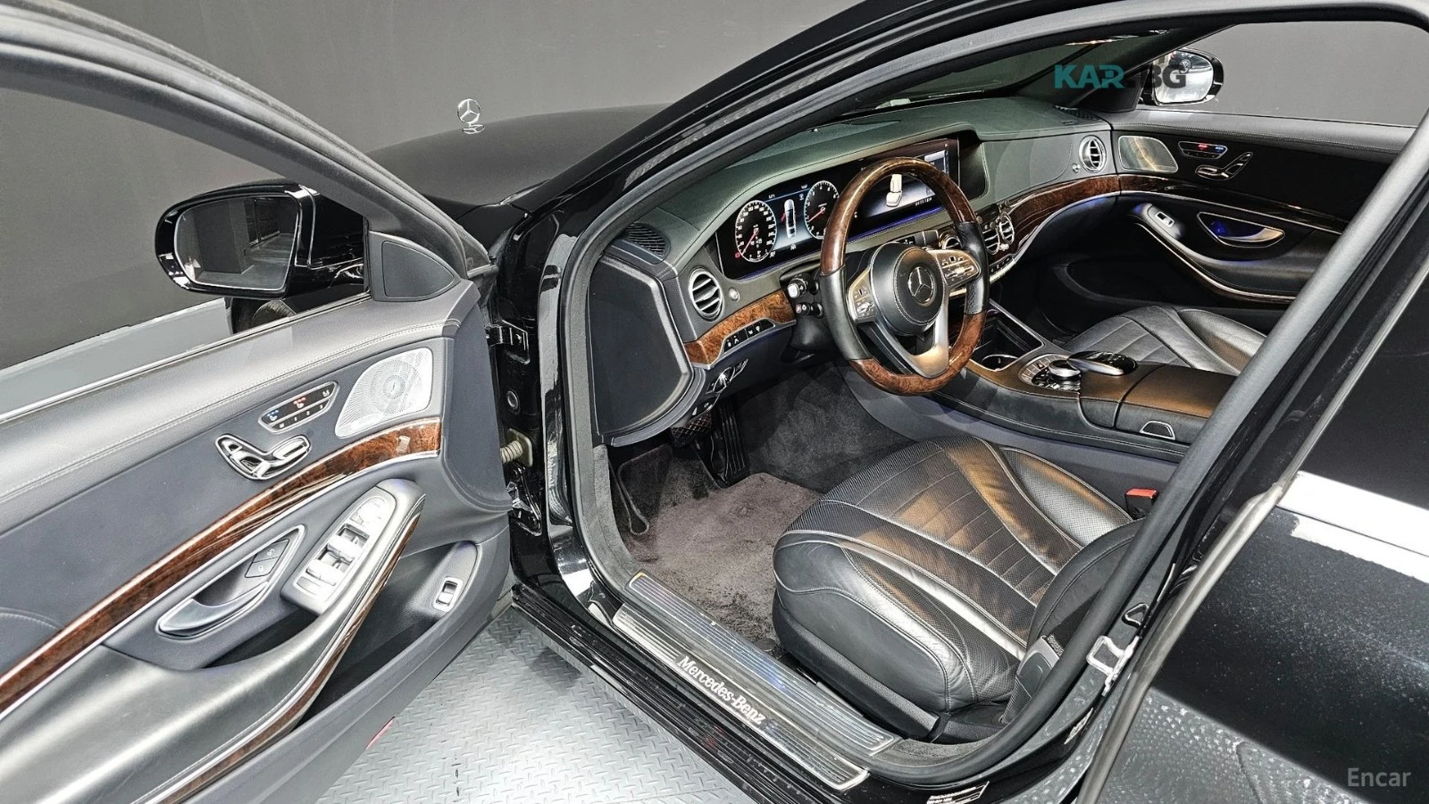 Mercedes-Benz S 560 LONG 4MATIC* МОНИТОРИ* КОЖА* HUD* МАСАЖ* 360, снимка 8 - Автомобили и джипове - 55299329