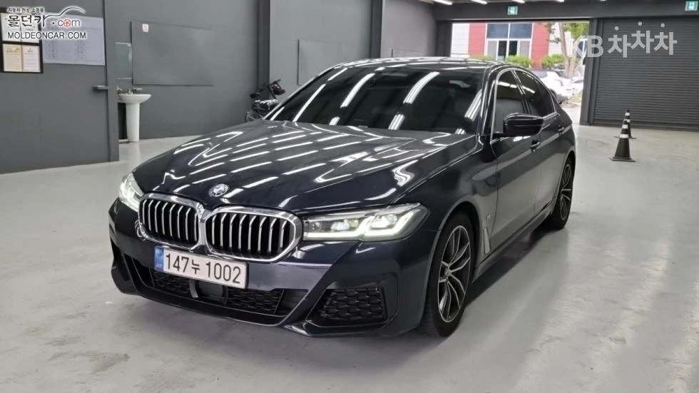 BMW 520 M SPORT + HEAD UP 360CAM PANO FULL