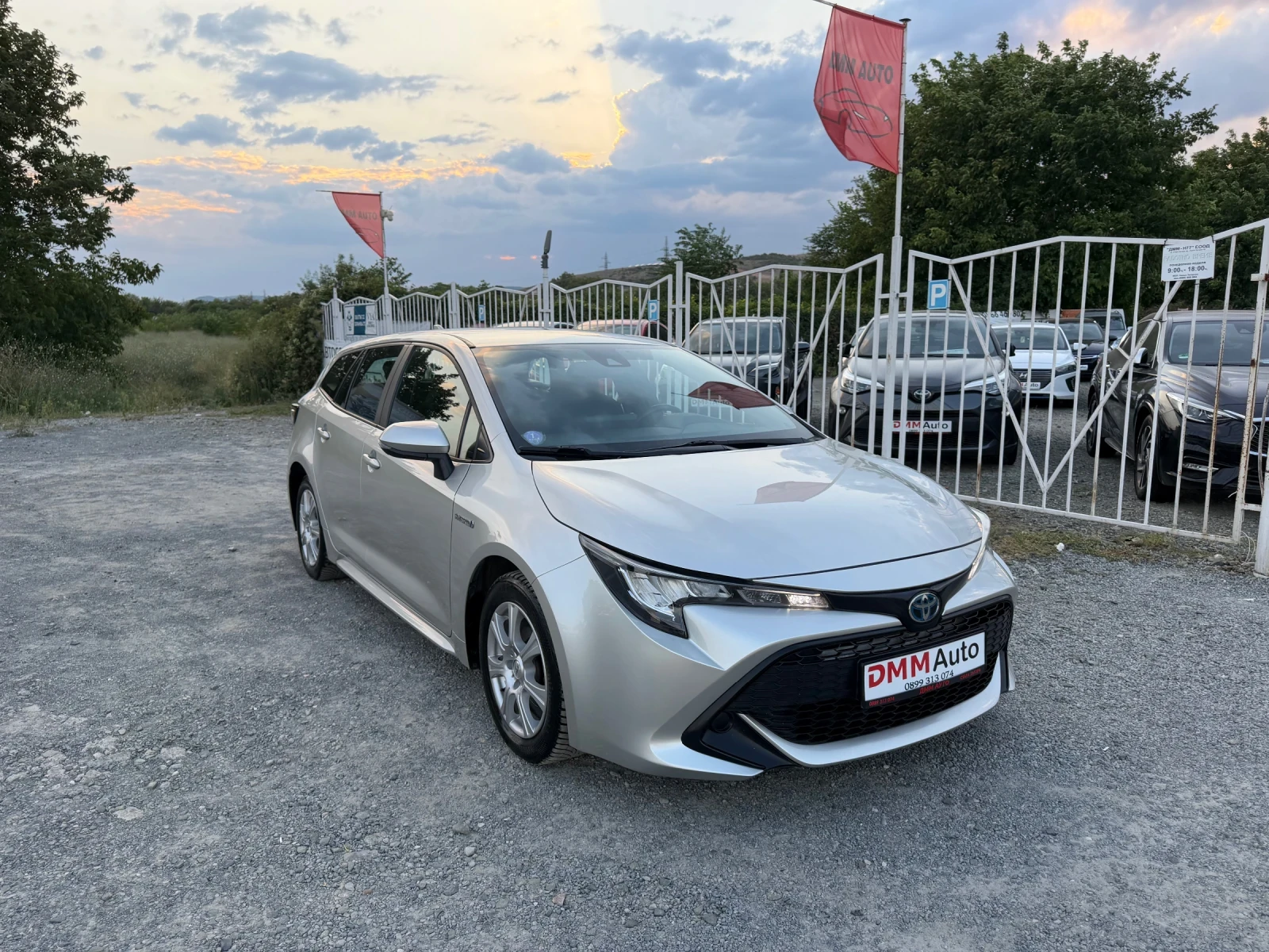 Toyota Corolla HYBRID / АВТОМАТИК / ЕВРО6 / ДИСТРОНИК / ЛЕД, снимка 3 - Автомобили и джипове - 55565271