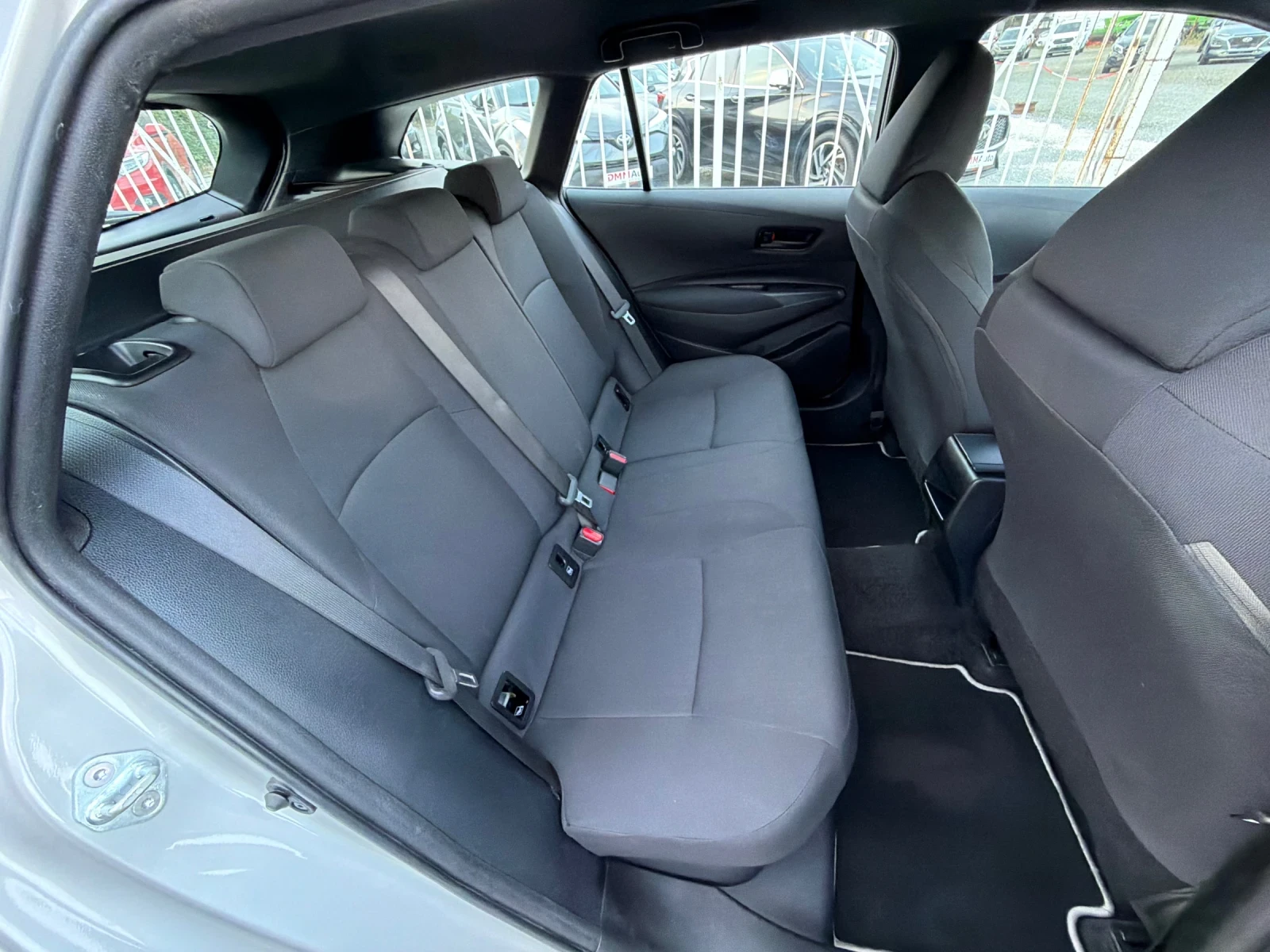 Toyota Corolla HYBRID / АВТОМАТИК / ЕВРО6 / ДИСТРОНИК / ЛЕД, снимка 12 - Автомобили и джипове - 55565271