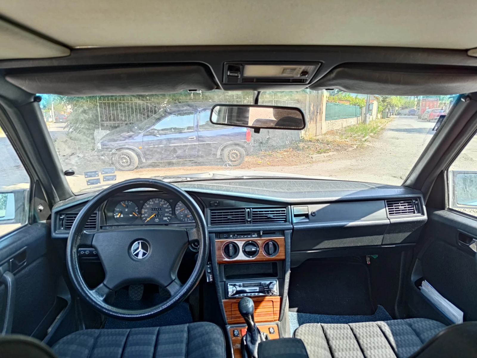 Mercedes-Benz 190 Е, снимка 10 - Автомобили и джипове - 55883792