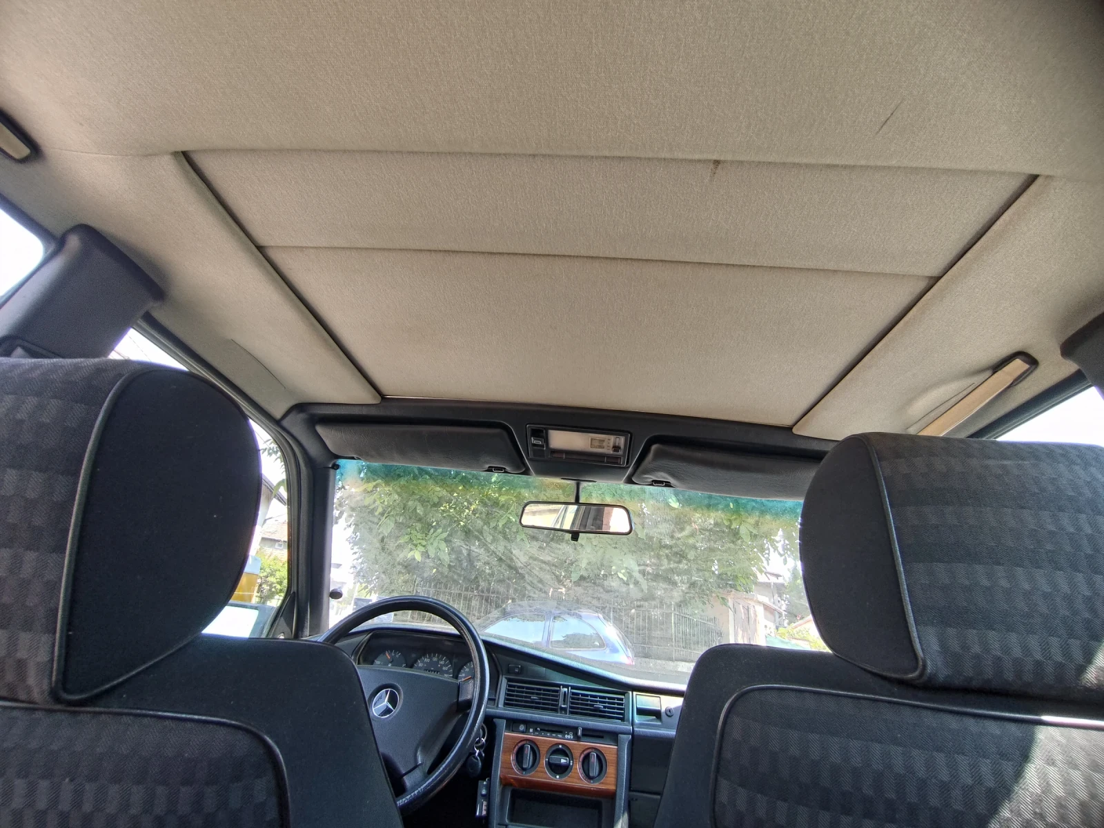 Mercedes-Benz 190 Е, снимка 17 - Автомобили и джипове - 55883792