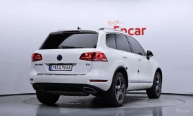 VW Touareg * 3.0TDI* BLUEMOTION* КОЖА* ПОДГРЕВ* ПАНОРАМА* , снимка 2