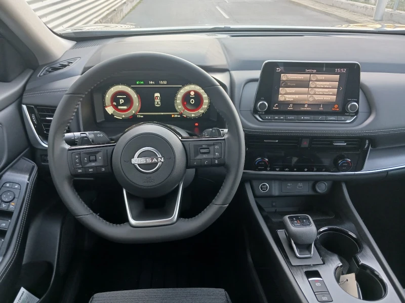 Nissan Qashqai 1.3DiG-T 2WD, снимка 8 - Автомобили и джипове - 48141516